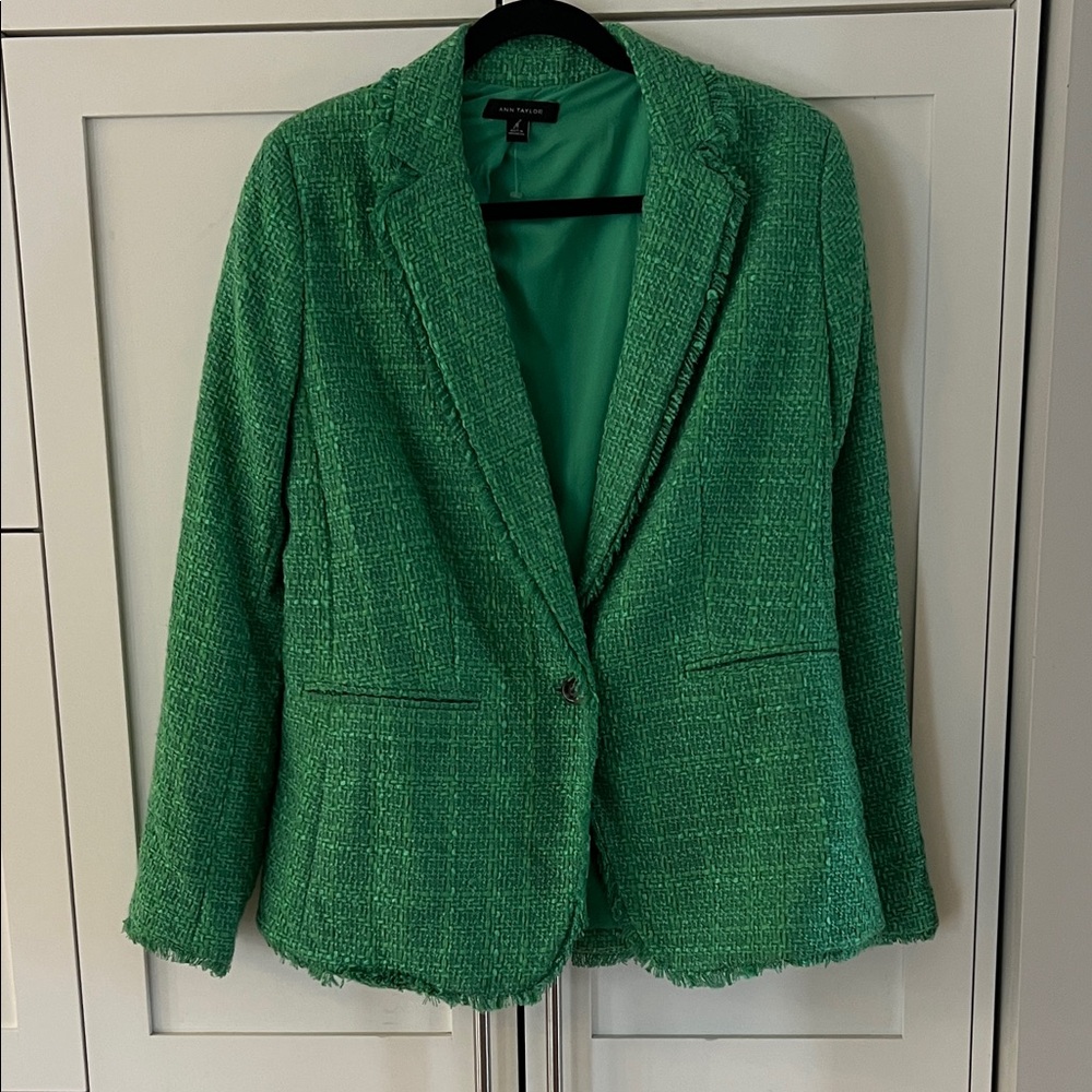 Ann Taylor Vibrant Green Tweed Boucle Fringe Blazer size 10